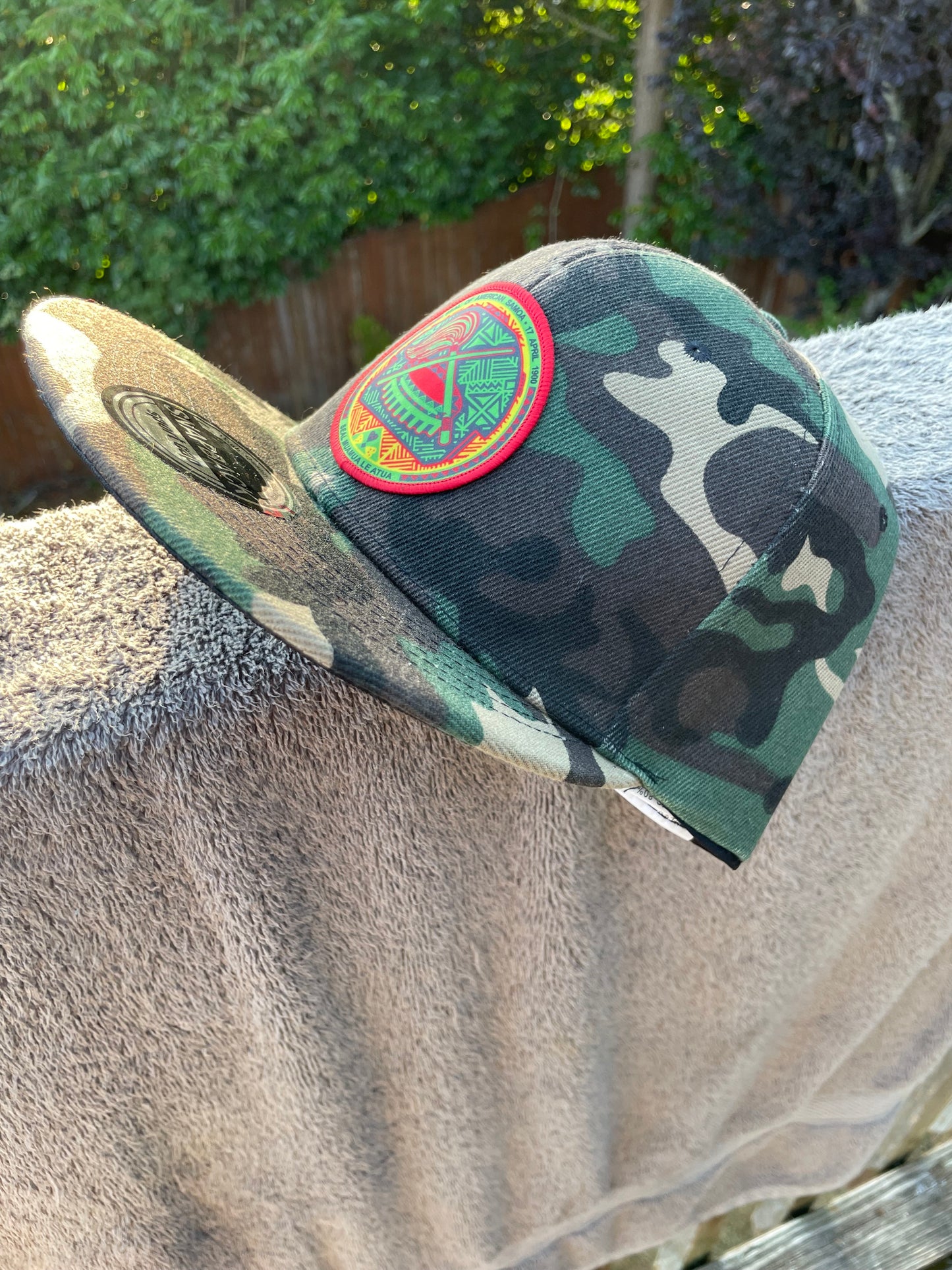 SAMOAN SEAL CAMO SNAPBACK
